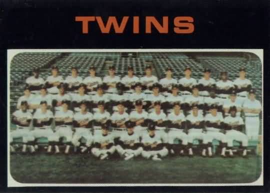 71T 522 Twins Team.jpg